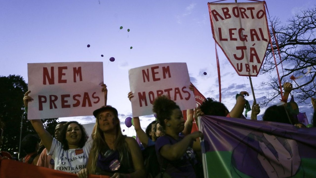 Legalização do aborto volta ao debate público com julgamento no STF