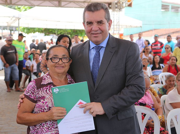 Moradia Legal distribui, gratuitamente, 600 registros de imóveis em Penedo