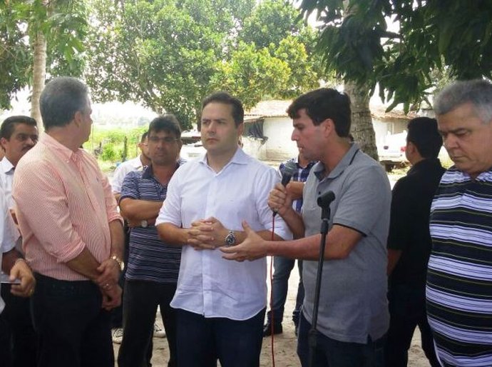 Marcius Beltrão acompanha governador em vistoria a novas rodovias em Penedo