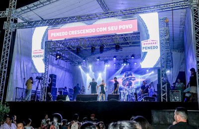 Prefeitura de Penedo e IGPS distribuem prêmios para mães com shows na orla