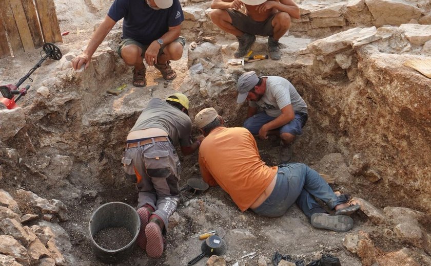 Túmulo de guerreiro trácio com cavalo e seus arreios na Bulgária surpreende ciência (FOTOS)