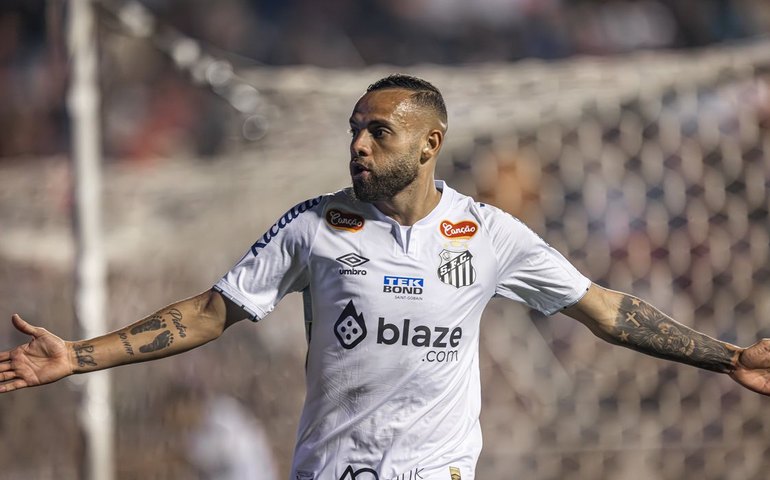 Santos vence e fica perto do retorno para a Série A do Brasileiro