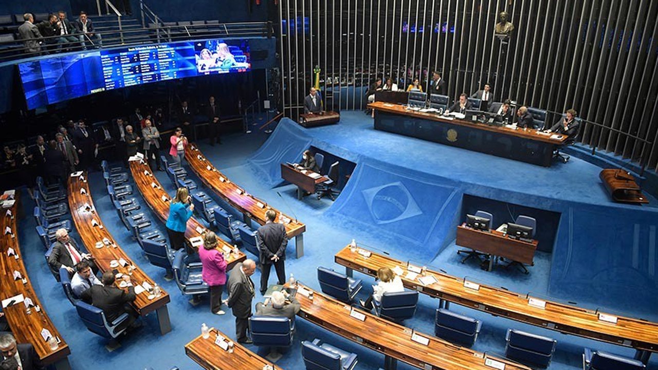 Plenário aprova transformação de cargos técnicos do MPU para nível superior