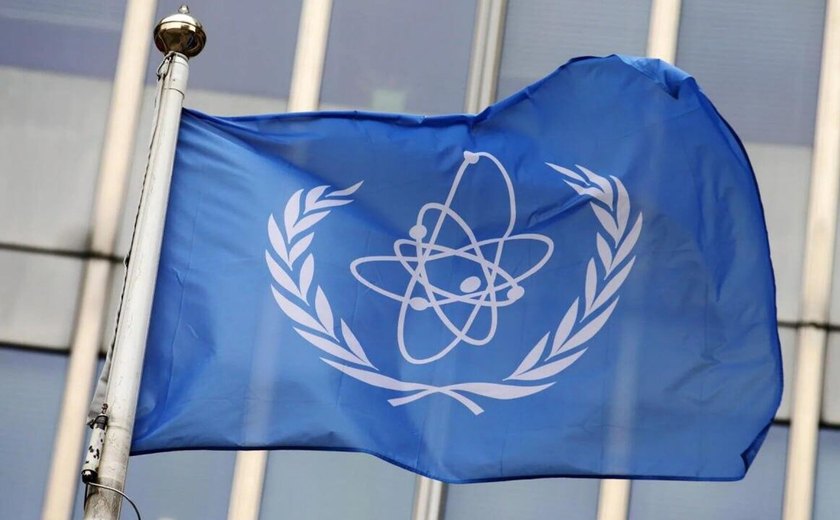 Irã dá ordem para terminar colaboração com AIEA, diz mídia