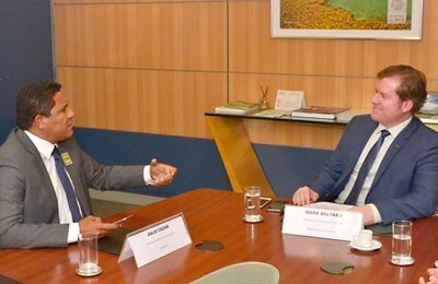 Prefeitos eleitos em Alagoas fazem romaria em Brasília