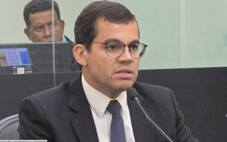 Gilvan Barros Filho cobra manutenção no Canal do Sertão