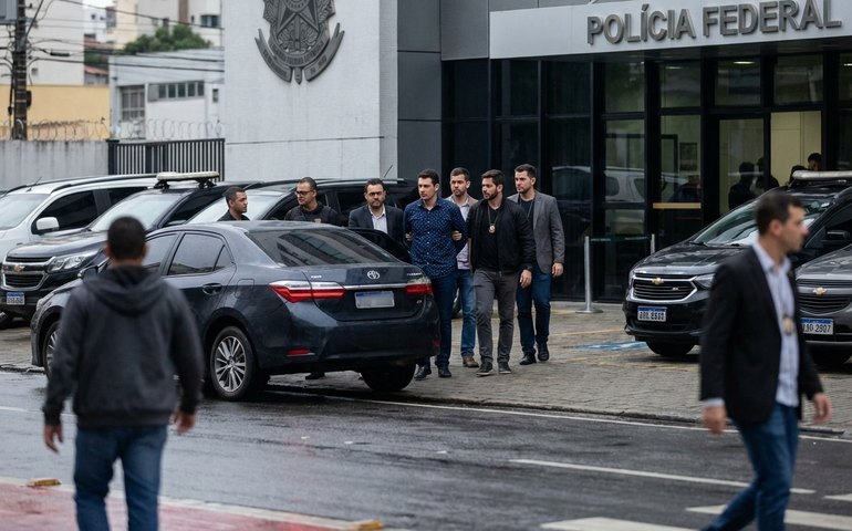 Desembargador relator do caso TH Joias é preso e levado à Polícia Federal