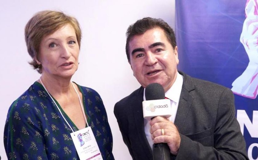 TV Cidadã entrevista Sônia Bridi durante I Congresso de Comunicação dos Tribunais de Contas