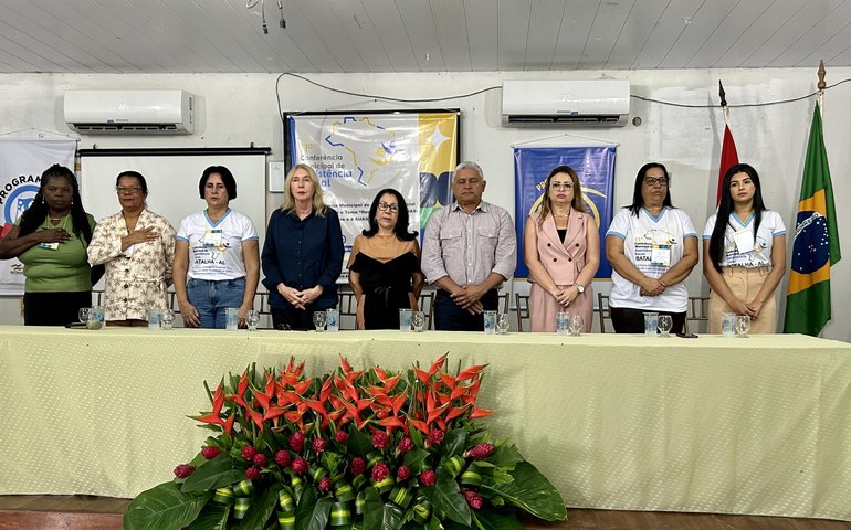 Kátia Born debate sobre a reconstrução do Suas no município de Batalha