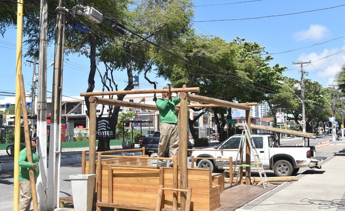 Primeiro parklet na avenida Antônio Gomes de Barros, antiga Amélia Rosa, foi instalado nesta quarta-feira, 23