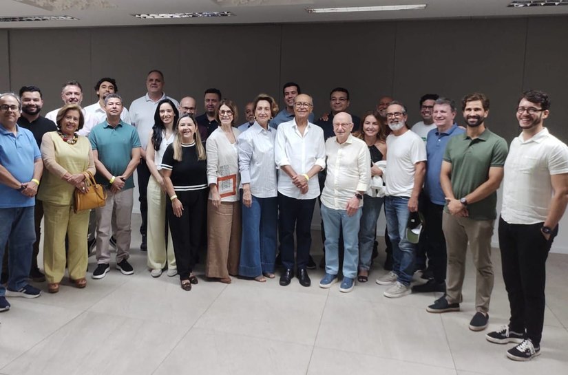 Médicos residentes e ex-residentes manifestam apoio ao Dr. Wanderley
