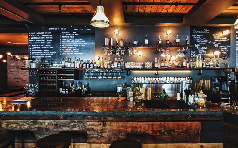 Donos de bares e restaurantes paulistanos demonstram cautela em retomada