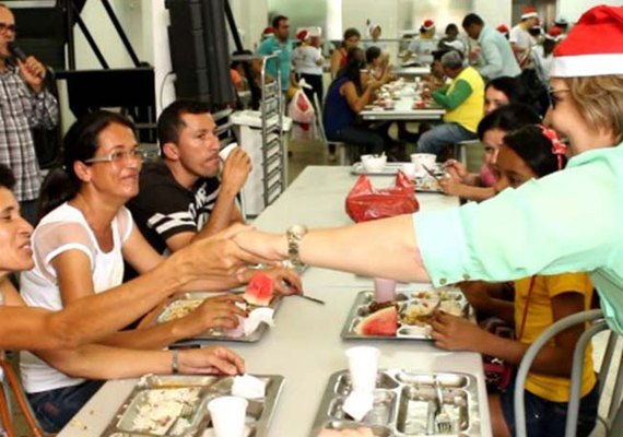 Arapiraca: Nutritivos, Célia Rocha enaltece pratos servidos no Jerimum