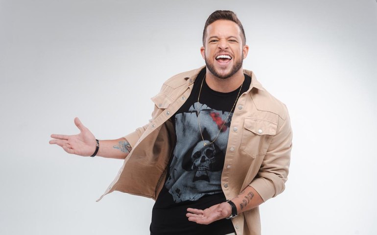 Flavio Andradde apresenta o show “Jogando Conversa Fora', em abril, em Maceió