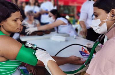 Hospital do Agreste leva conscientização sobre a prevenção do AVC durante evento em Arapiraca