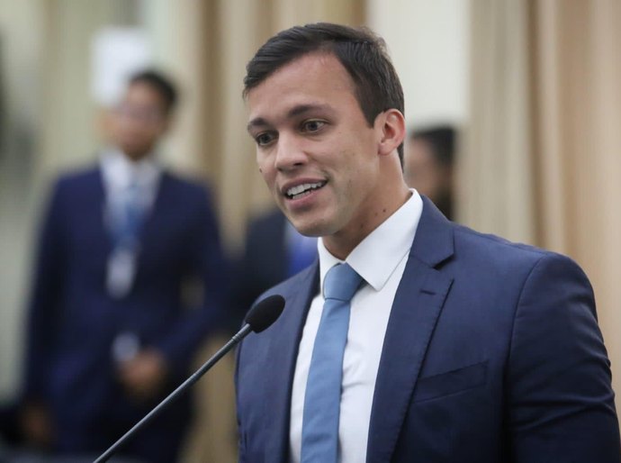 PL que garante prioridade de contratação de mulheres vítimas de violência do Deputado Leonam é aprovado
