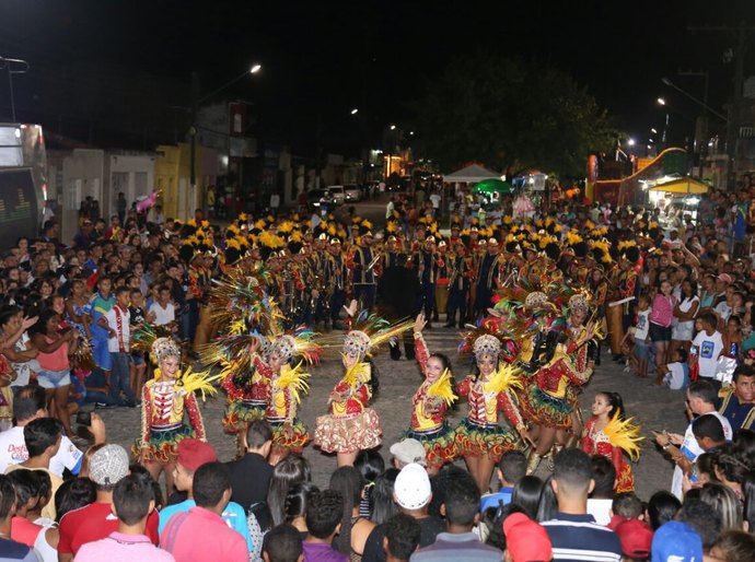 Campo Alegre: escolas municipais dão show no desfile pelos 57 anos da cidade