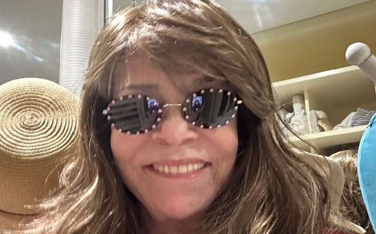 Gloria Perez 'encontra' com a filha, Daniella, por meio de IA