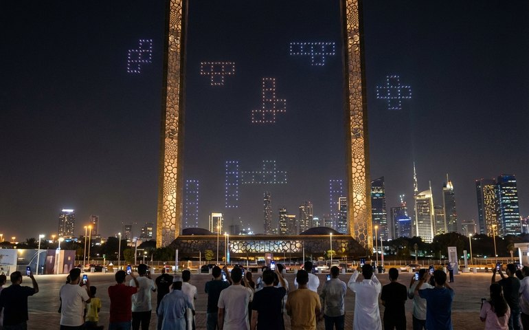 Tetris do tamanho de um arranha-céu: recorde é batido em Dubai