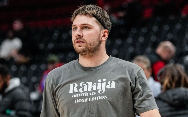 Doncic faz história ao marcar 73 pontos na vitória dos Mavericks sobre Hawks na NBA