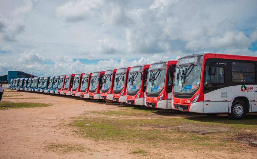 Atendimento aos usuários é ampliado com a circulação de novos ‘ônibus geladões’