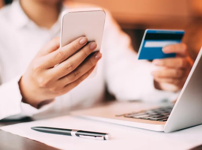 As redes sociais estão levando o público ao consumo impulsivo e ao endividamento?