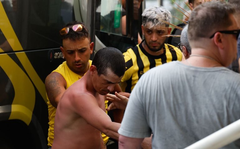 Justiça do Rio converte em preventiva prisão de torcedores uruguaios