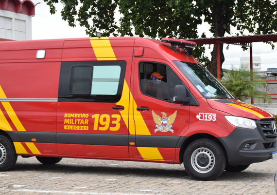 Homem sofre queimaduras após incêndio atingir residência em Igreja Nova