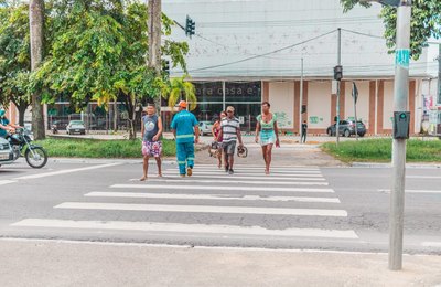 SMTT instala semáforo para travessia de pedestres no Tabuleiro do Martins