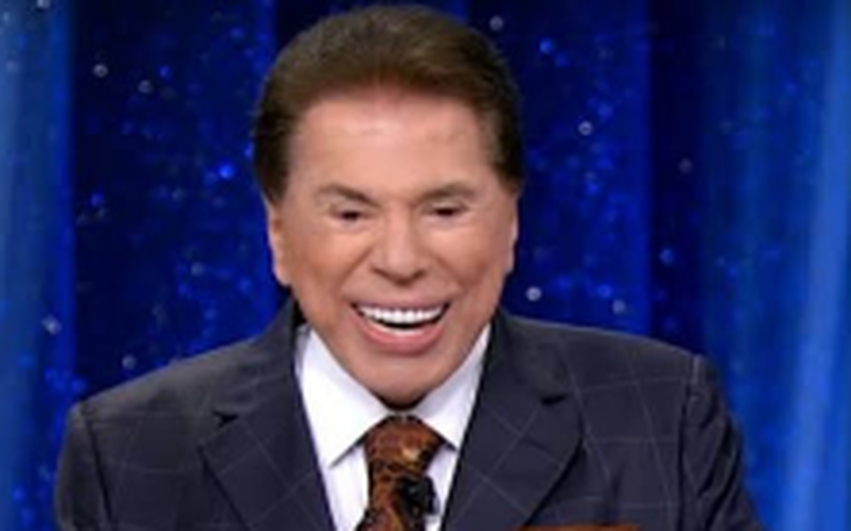 Rosto de Silvio Santos será exibido em relógios de rua de São Paulo em homenagem ao apresentador