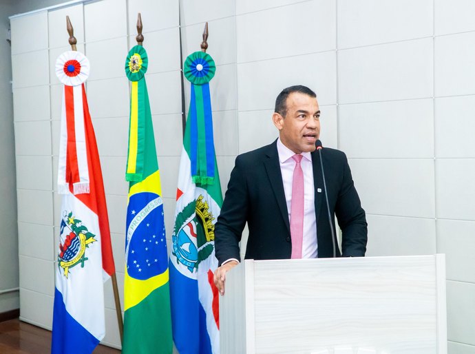 Câmara propõe lei que obriga estabelecimentos de grande porte a contratar bombeiros civis