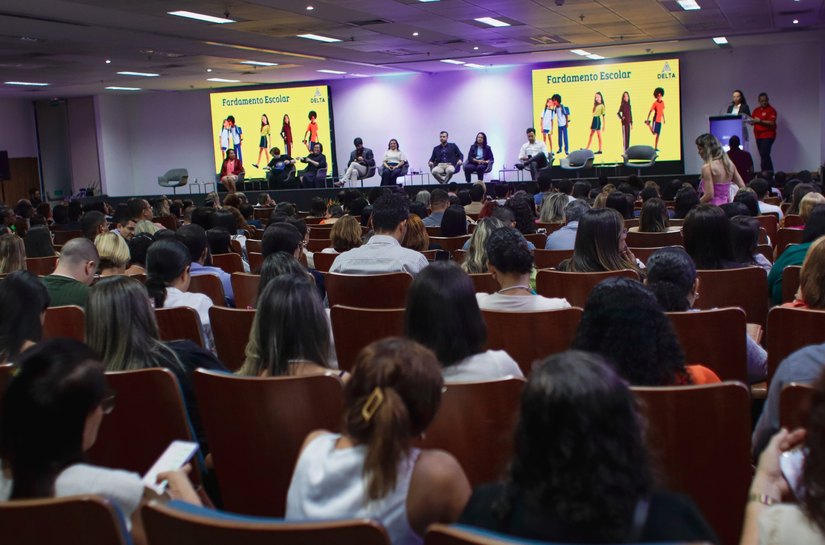 Prefeita de Palmeira dos Índios recebe Menção Honrosa “Paulo Freire” durante XIV Fórum da Undime/AL
