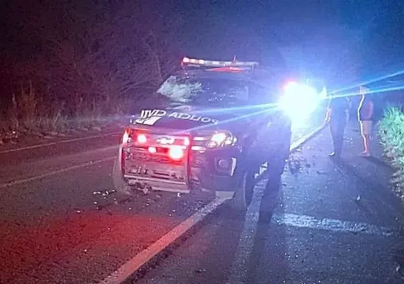 Motociclista morre e garupa fica ferido após colisão com viatura da Polícia Civil em Maribondo