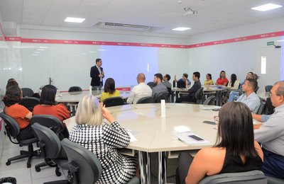 Saúde realiza Café com Cerest e discute prevenção de acidentes de trabalho nas empresas privadas