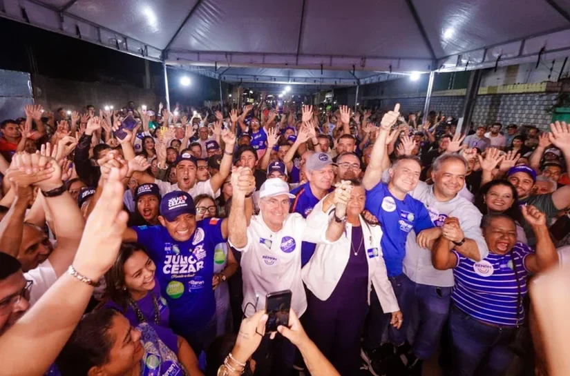 Em manifestação política de Palmeira, população dita propostas e Renan Filho garante: 'Pode me cobrar'