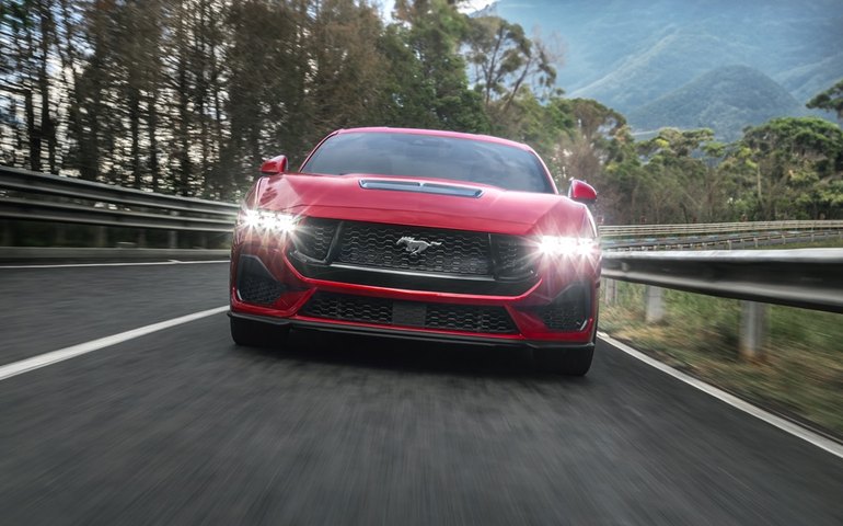 Ford traz para o Brasil um Mustang mais potente e tecnológico
