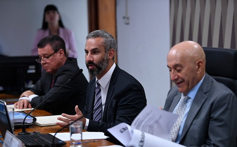 Aprovados pela CI, nomes indicados para diretoria do Dnit vão ao Plenário