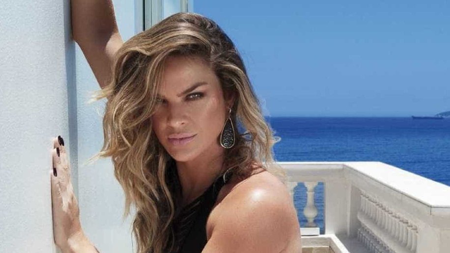 Aos 39 anos, Letícia Birkheuer declara: 'Estou sozinha por opção'