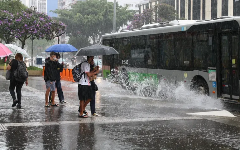 Ciclone extratropical provocará temporais em SP e outros três Estados; veja previsão
