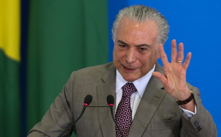 Michel Temer diz que mudança do foro privilegiado requer diálogo com STF