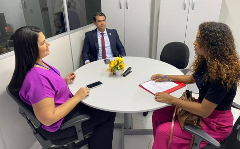 Casa de Direitos de Maceió promove primeira audiência para mudança de nome e gênero em documento social