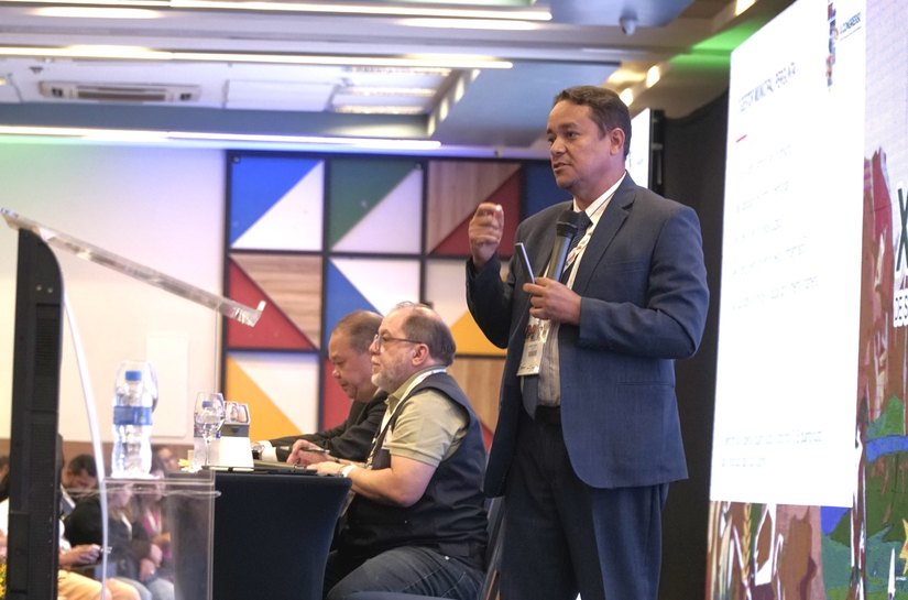 Rodrigo Buarque destaca regionalização e fortalecimento dos municípios durante Congresso do Cosems Sergipe