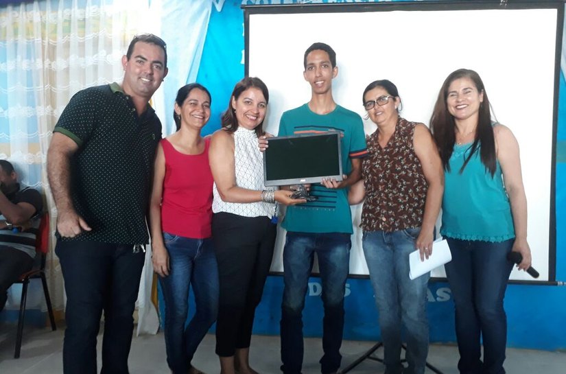 Arapiraca: alunos vencedores do projeto de soletração recebem prêmios