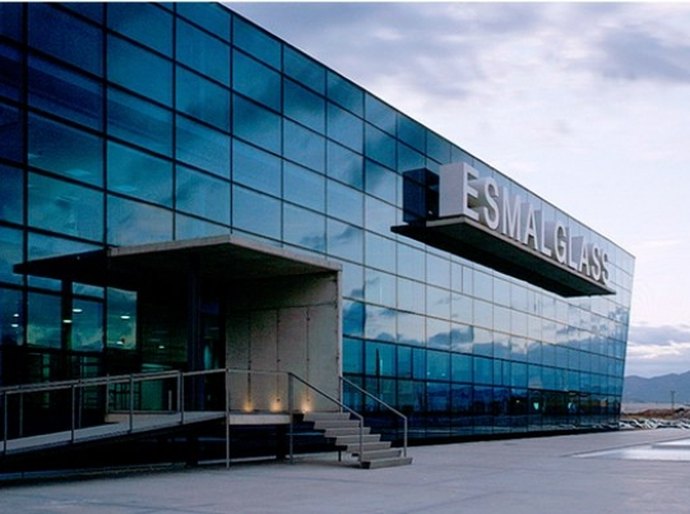 Esmalglass recebe escritura do terreno para implantar unidade fabril