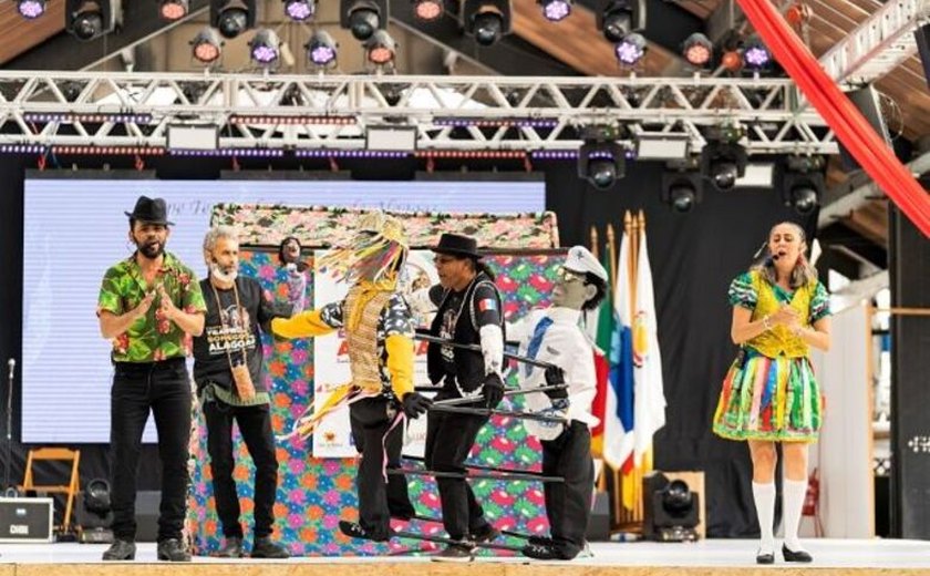 Tadeu e Seus Bonecos representa Penedo em festival internacional de folclore