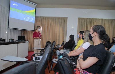 Curso atualiza servidores da SEMDSH Penedo sobre legislação do BPC