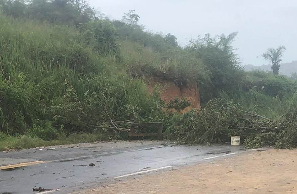 manifestação rodovia bloqueada