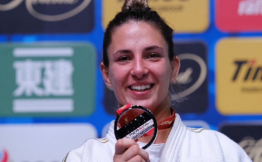 Bárbara Timo superou acidente e anemia para subir ao pódio no Mundial de Judô