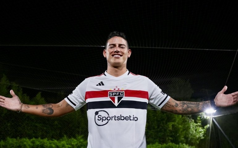 James Rodríguez aparece no BID e deve estrear contra o Flamengo por ritmo para Copa do Brasil