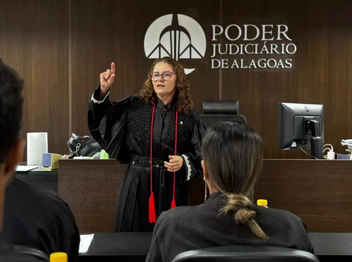 Prova técnica da Polícia Científica é decisiva para condenação de mulher por tentar matar enteado